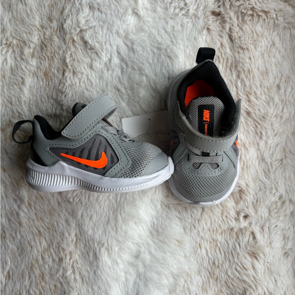 NWOT Nike Gray and Orange Sneakers Babies Size 3